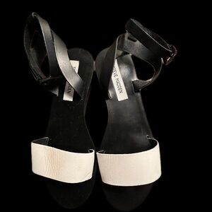 Steve Madden Dina Black and White Ankle Strap Sandals Size 9